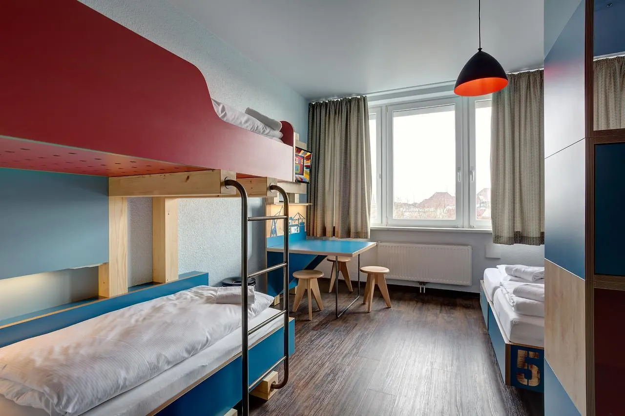 ***  Meininger Hotel Hamburg City Center Germany