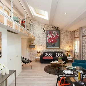 Superbe Loft Vieil Apartment Antibes